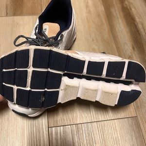 Brand new women’s ON tennis shoes